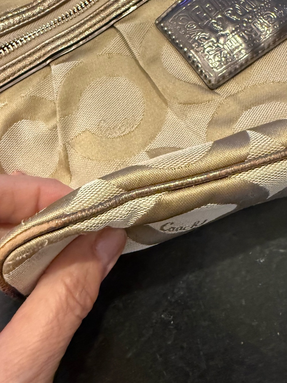 Coach Signature Canvas Crossbody Bag Tan Khaki Zip Travel Everyday Purse - Picture 9 of 9